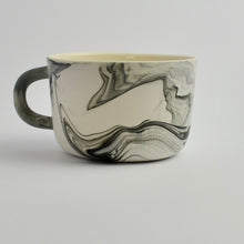 Load image into Gallery viewer, Large Cup Black Marble
